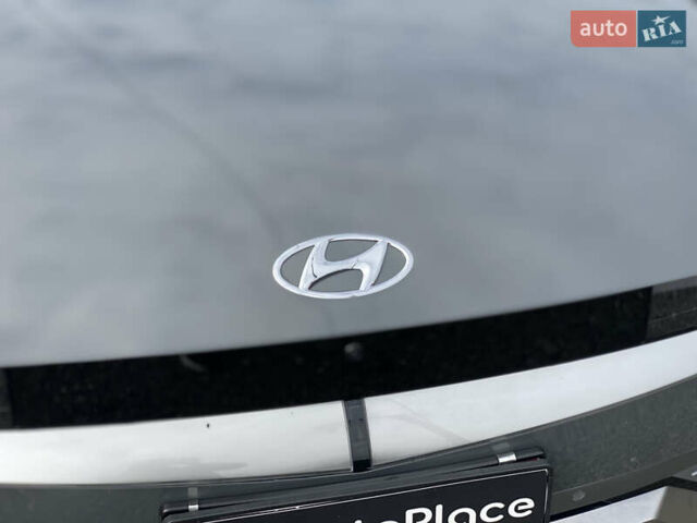 Серый Хендай Ioniq 5, объемом двигателя 0 л и пробегом 130 тыс. км за 28200 $, фото 13 на Automoto.ua