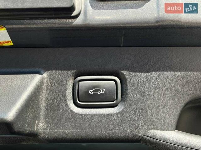 Серый Хендай Ioniq 5, объемом двигателя 0 л и пробегом 34 тыс. км за 26740 $, фото 20 на Automoto.ua