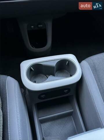 Серый Хендай Ioniq 5, объемом двигателя 0 л и пробегом 68 тыс. км за 24000 $, фото 5 на Automoto.ua