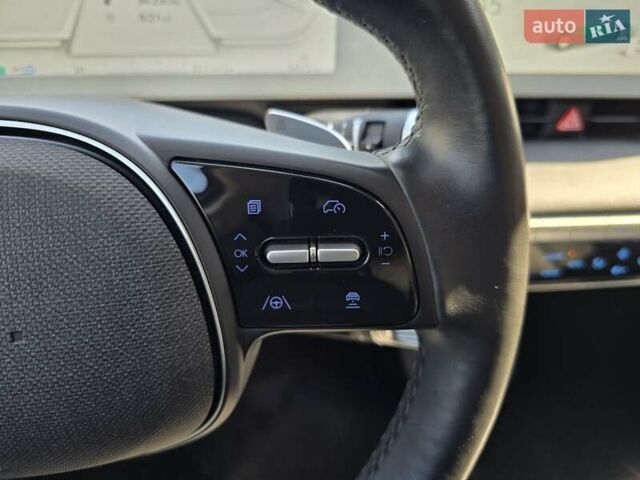Серый Хендай Ioniq 5, объемом двигателя 0 л и пробегом 54 тыс. км за 34499 $, фото 98 на Automoto.ua