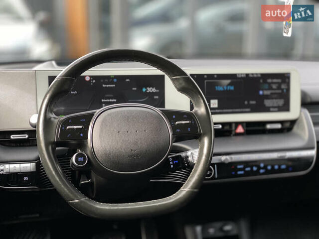 Серый Хендай Ioniq 5, объемом двигателя 0 л и пробегом 130 тыс. км за 28200 $, фото 47 на Automoto.ua