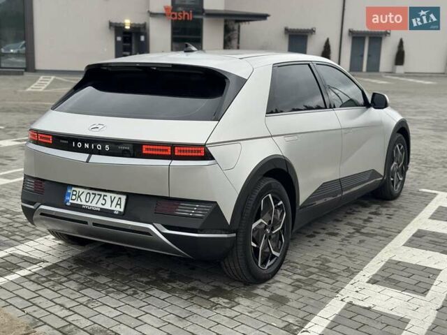 Сірий Хендай Ioniq 5, об'ємом двигуна 0 л та пробігом 11 тис. км за 30999 $, фото 6 на Automoto.ua