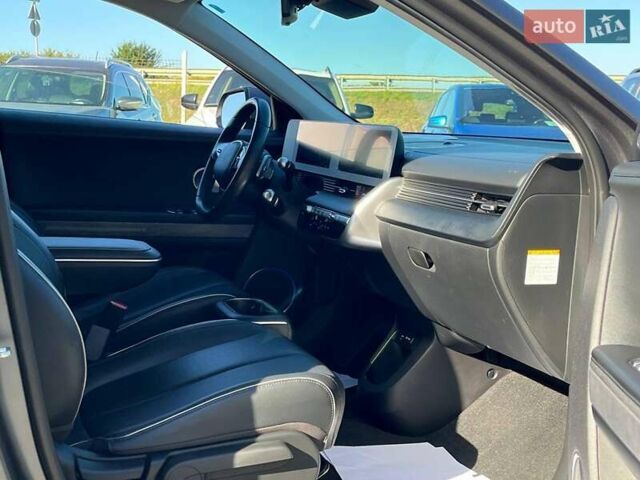 Серый Хендай Ioniq 5, объемом двигателя 0 л и пробегом 34 тыс. км за 26740 $, фото 17 на Automoto.ua