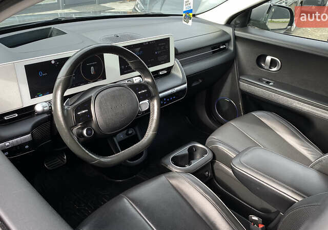 Серый Хендай Ioniq 5, объемом двигателя 0 л и пробегом 130 тыс. км за 28200 $, фото 51 на Automoto.ua