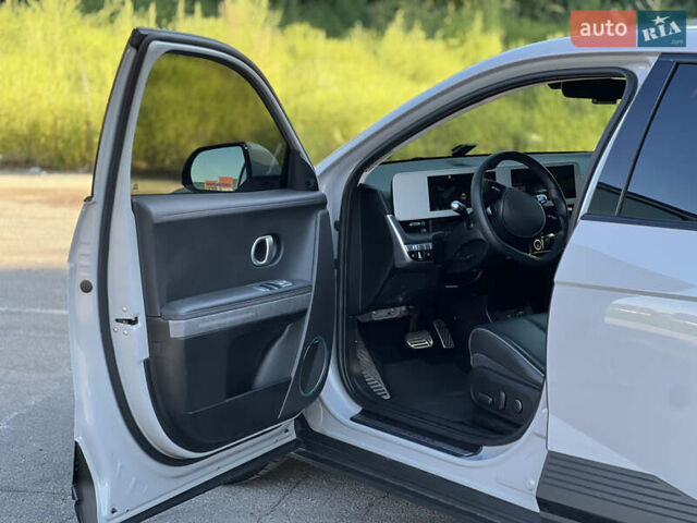 Серый Хендай Ioniq 5, объемом двигателя 0 л и пробегом 70 тыс. км за 27500 $, фото 19 на Automoto.ua