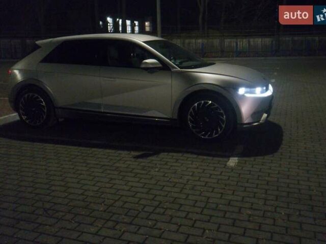 Серый Хендай Ioniq 5, объемом двигателя 0 л и пробегом 58 тыс. км за 34999 $, фото 5 на Automoto.ua