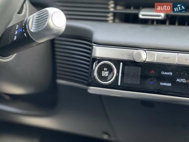 Сірий Хендай Ioniq 5, об'ємом двигуна 0 л та пробігом 11 тис. км за 32500 $, фото 17 на Automoto.ua