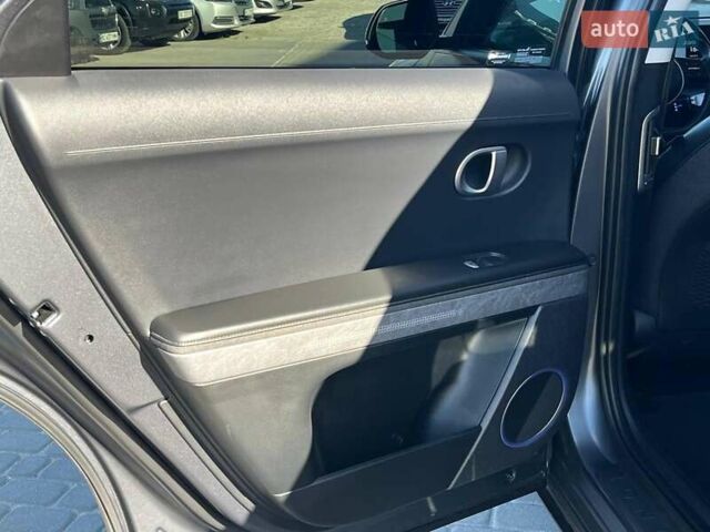Серый Хендай Ioniq 5, объемом двигателя 0 л и пробегом 34 тыс. км за 26740 $, фото 26 на Automoto.ua