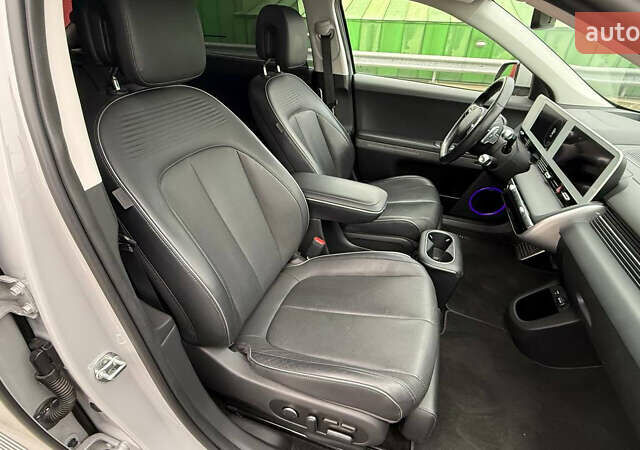 Серый Хендай Ioniq 5, объемом двигателя 0 л и пробегом 47 тыс. км за 29500 $, фото 28 на Automoto.ua