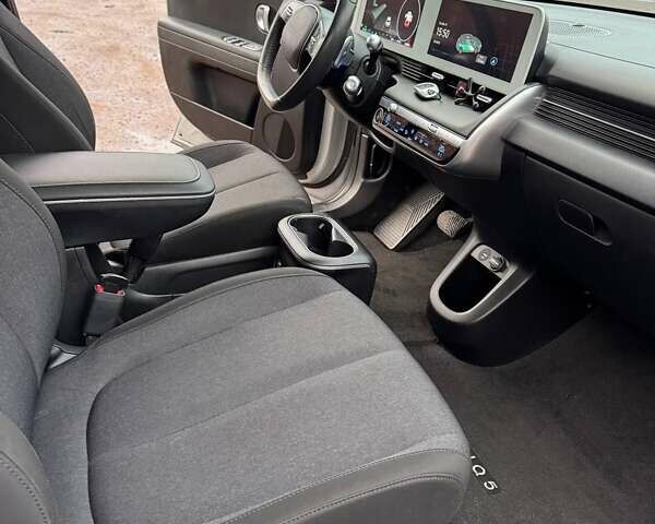 Сірий Хендай Ioniq 5, об'ємом двигуна 0 л та пробігом 120 тис. км за 21300 $, фото 16 на Automoto.ua