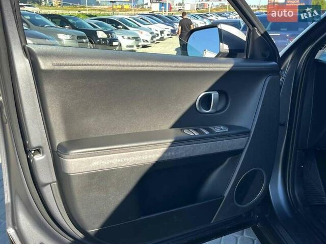 Серый Хендай Ioniq 5, объемом двигателя 0 л и пробегом 34 тыс. км за 26740 $, фото 42 на Automoto.ua