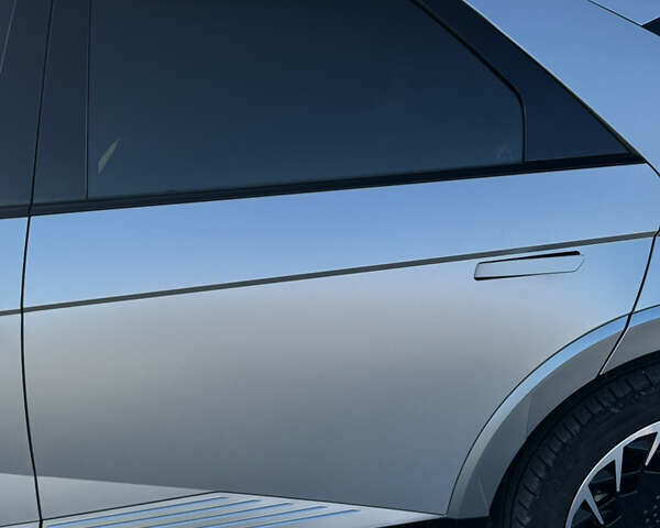 Серый Хендай Ioniq 5, объемом двигателя 0 л и пробегом 25 тыс. км за 30900 $, фото 11 на Automoto.ua