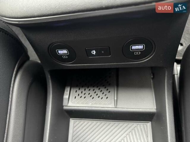 Сірий Хендай Ioniq 5, об'ємом двигуна 0 л та пробігом 11 тис. км за 30999 $, фото 18 на Automoto.ua