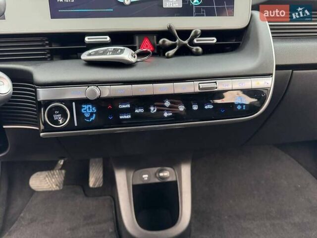 Сірий Хендай Ioniq 5, об'ємом двигуна 0 л та пробігом 120 тис. км за 21300 $, фото 15 на Automoto.ua