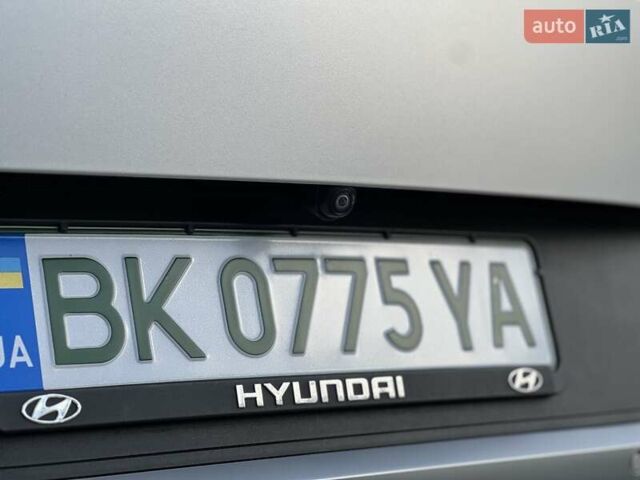 Сірий Хендай Ioniq 5, об'ємом двигуна 0 л та пробігом 11 тис. км за 32500 $, фото 5 на Automoto.ua