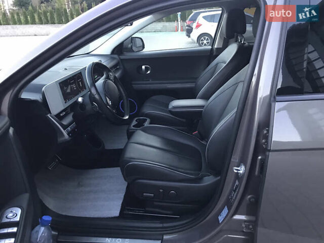 Серый Хендай Ioniq 5, объемом двигателя 0 л и пробегом 108 тыс. км за 27200 $, фото 9 на Automoto.ua