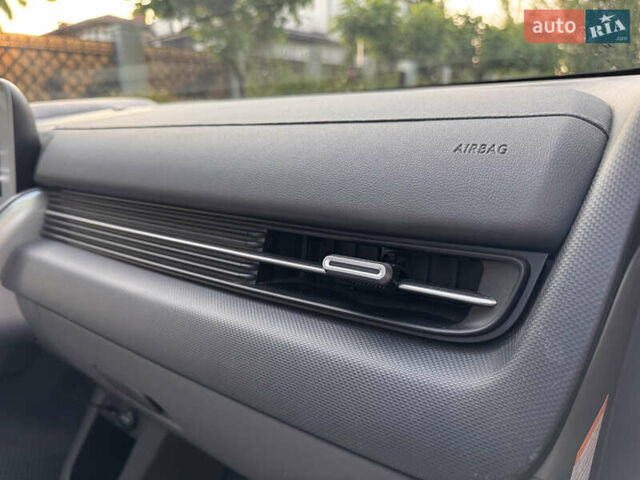 Серый Хендай Ioniq 5, объемом двигателя 0 л и пробегом 35 тыс. км за 29000 $, фото 68 на Automoto.ua