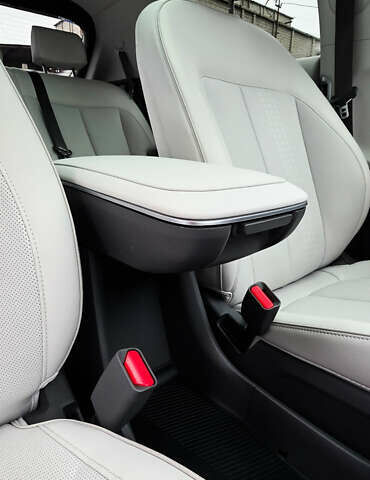 Серый Хендай Ioniq 5, объемом двигателя 0 л и пробегом 86 тыс. км за 26000 $, фото 18 на Automoto.ua