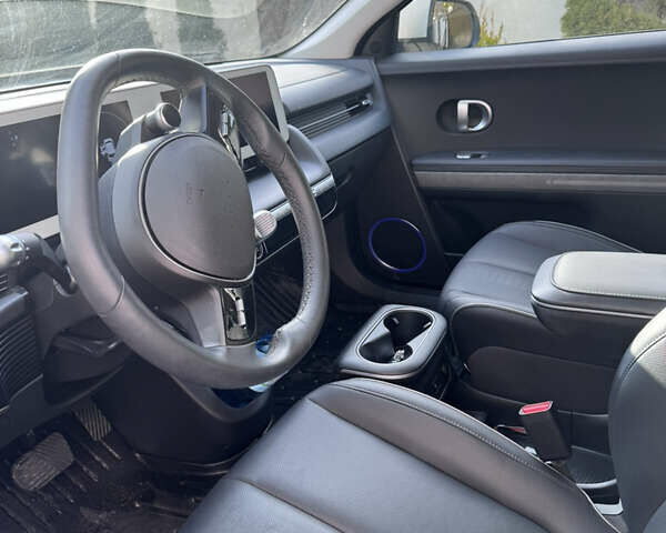 Серый Хендай Ioniq 5, объемом двигателя 0 л и пробегом 36 тыс. км за 24500 $, фото 1 на Automoto.ua