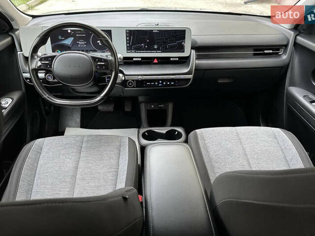Сірий Хендай Ioniq 5, об'ємом двигуна 0 л та пробігом 151 тис. км за 22700 $, фото 32 на Automoto.ua