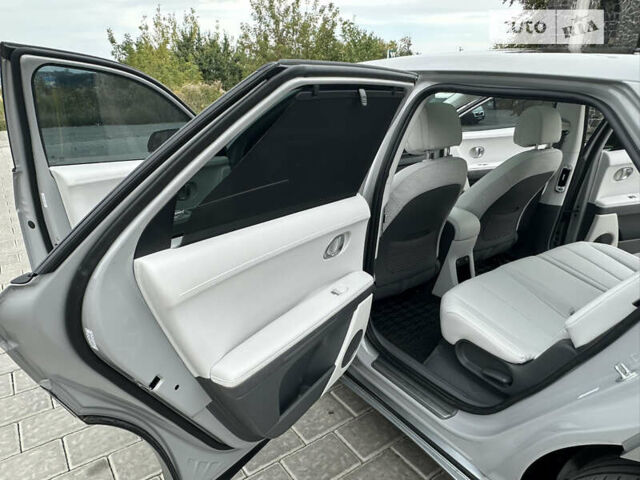 Серый Хендай Ioniq 5, объемом двигателя 0 л и пробегом 55 тыс. км за 29999 $, фото 39 на Automoto.ua