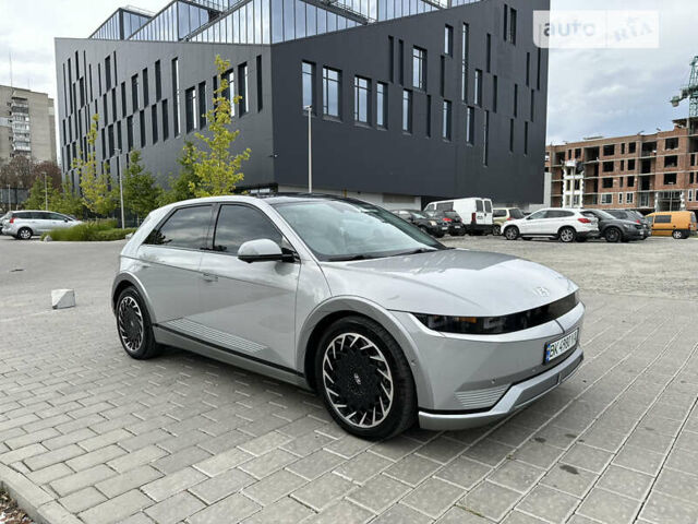 Серый Хендай Ioniq 5, объемом двигателя 0 л и пробегом 55 тыс. км за 29999 $, фото 2 на Automoto.ua