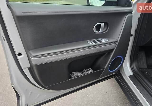Серый Хендай Ioniq 5, объемом двигателя 0 л и пробегом 43 тыс. км за 24800 $, фото 10 на Automoto.ua