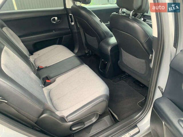 Серый Хендай Ioniq 5, объемом двигателя 0 л и пробегом 113 тыс. км за 23800 $, фото 9 на Automoto.ua