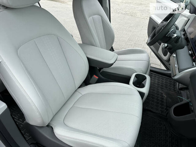 Серый Хендай Ioniq 5, объемом двигателя 0 л и пробегом 55 тыс. км за 29999 $, фото 30 на Automoto.ua