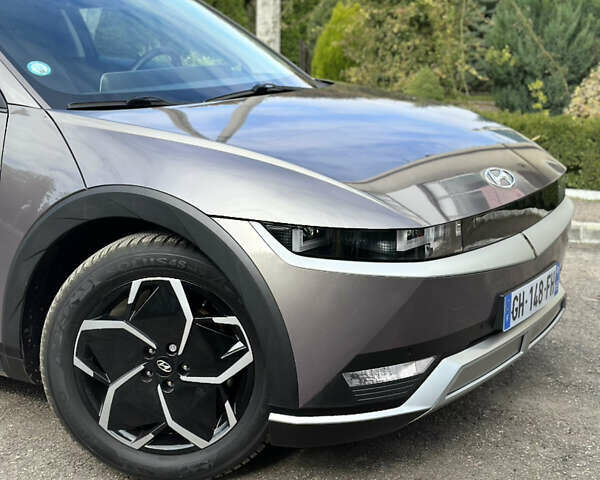 Серый Хендай Ioniq 5, объемом двигателя 0 л и пробегом 185 тыс. км за 23900 $, фото 5 на Automoto.ua