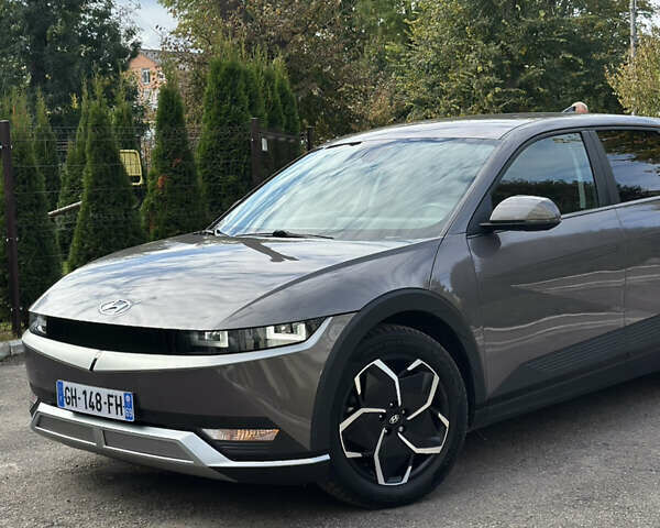 Серый Хендай Ioniq 5, объемом двигателя 0 л и пробегом 185 тыс. км за 23900 $, фото 12 на Automoto.ua