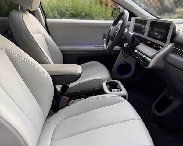 Серый Хендай Ioniq 5, объемом двигателя 0 л и пробегом 35 тыс. км за 29000 $, фото 46 на Automoto.ua