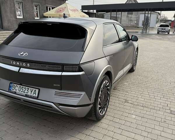 Серый Хендай Ioniq 5, объемом двигателя 0 л и пробегом 24 тыс. км за 41000 $, фото 10 на Automoto.ua