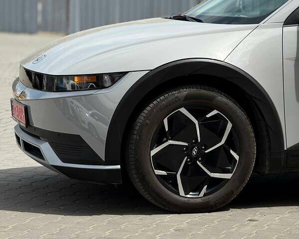 Сірий Хендай Ioniq 5, об'ємом двигуна 0 л та пробігом 56 тис. км за 26900 $, фото 4 на Automoto.ua