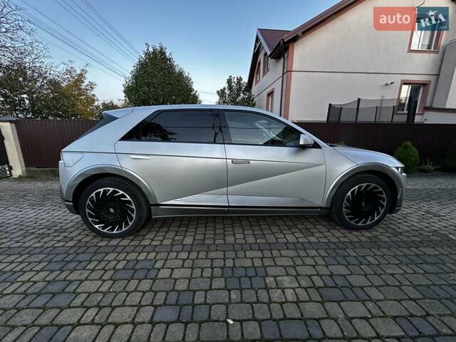 Серый Хендай Ioniq 5, объемом двигателя 0 л и пробегом 84 тыс. км за 31700 $, фото 2 на Automoto.ua