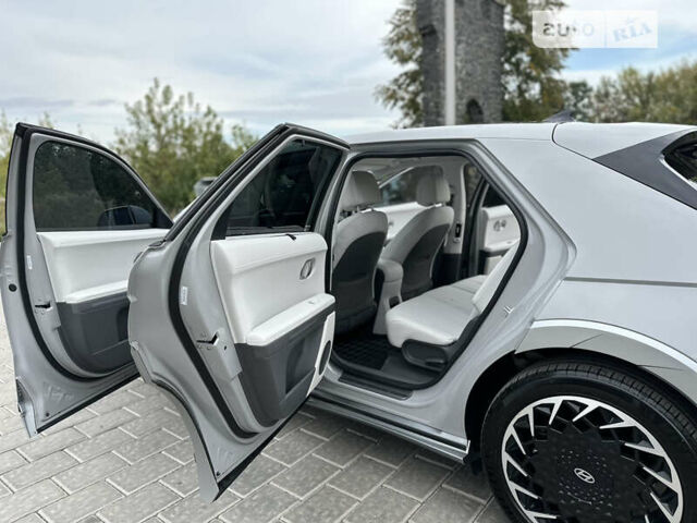 Серый Хендай Ioniq 5, объемом двигателя 0 л и пробегом 55 тыс. км за 29999 $, фото 25 на Automoto.ua