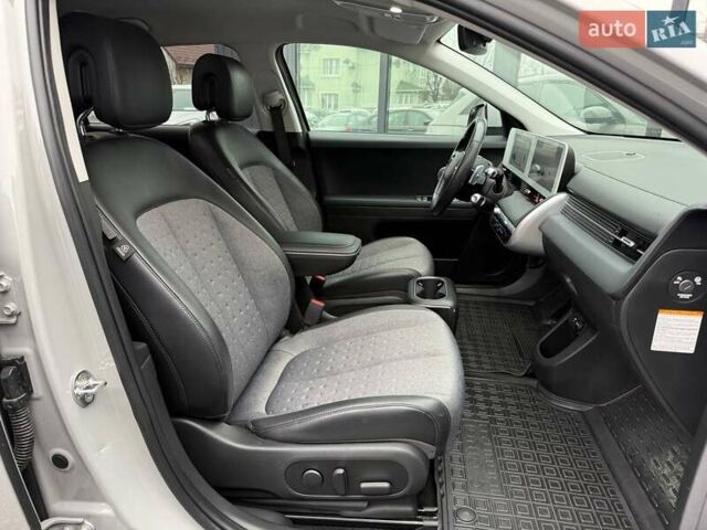 Сірий Хендай Ioniq 5, об'ємом двигуна 0 л та пробігом 43 тис. км за 29500 $, фото 25 на Automoto.ua
