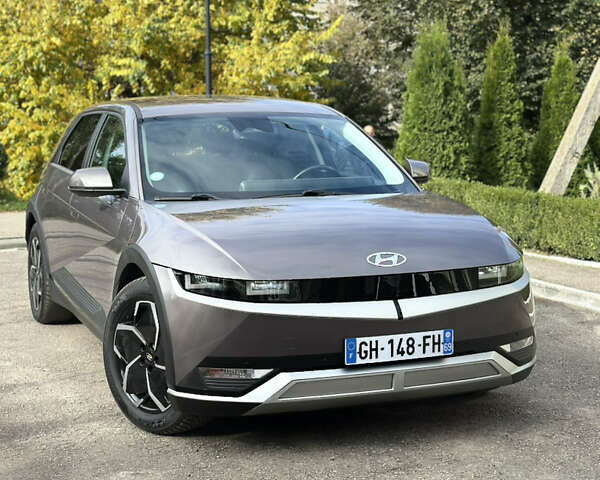 Серый Хендай Ioniq 5, объемом двигателя 0 л и пробегом 185 тыс. км за 23900 $, фото 1 на Automoto.ua