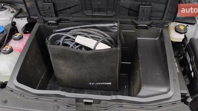 Сірий Хендай Ioniq 5, об'ємом двигуна 0 л та пробігом 17 тис. км за 35000 $, фото 4 на Automoto.ua