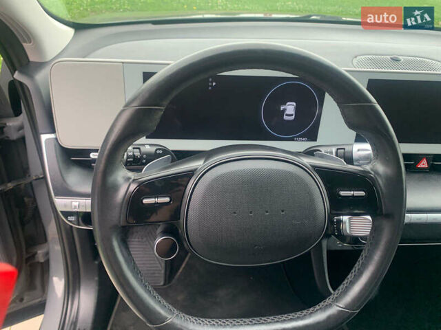 Серый Хендай Ioniq 5, объемом двигателя 0 л и пробегом 113 тыс. км за 23800 $, фото 6 на Automoto.ua