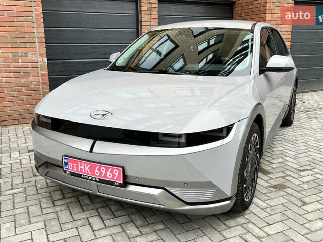 Серый Хендай Ioniq 5, объемом двигателя 0 л и пробегом 163 тыс. км за 22999 $, фото 8 на Automoto.ua
