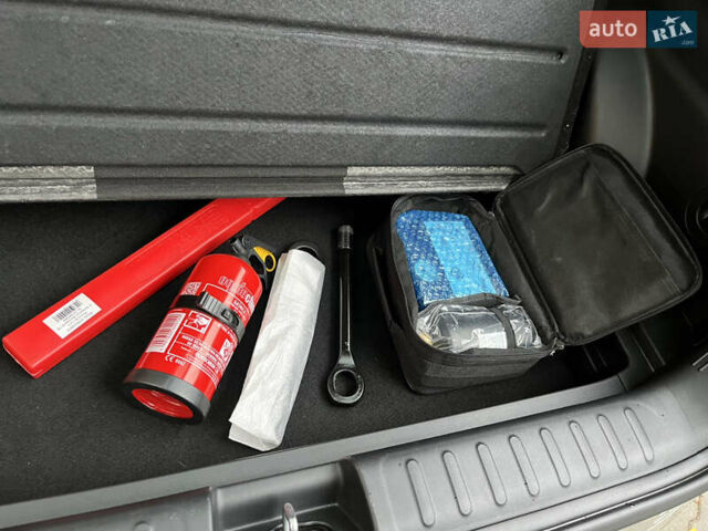 Хендай Ioniq 5 2022 в Тернополе на Automoto.ua Серый Хендай Ioniq 5, объемом двигателя 0 л и пробегом 62 тыс. км за 29800 $, фото 21 на Automoto.ua