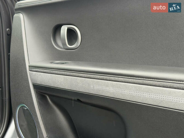 Сірий Хендай Ioniq 5, об'ємом двигуна 0 л та пробігом 65 тис. км за 34999 $, фото 94 на Automoto.ua