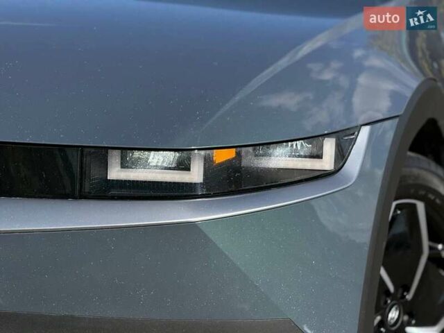 Серый Хендай Ioniq 5, объемом двигателя 0 л и пробегом 90 тыс. км за 23500 $, фото 4 на Automoto.ua