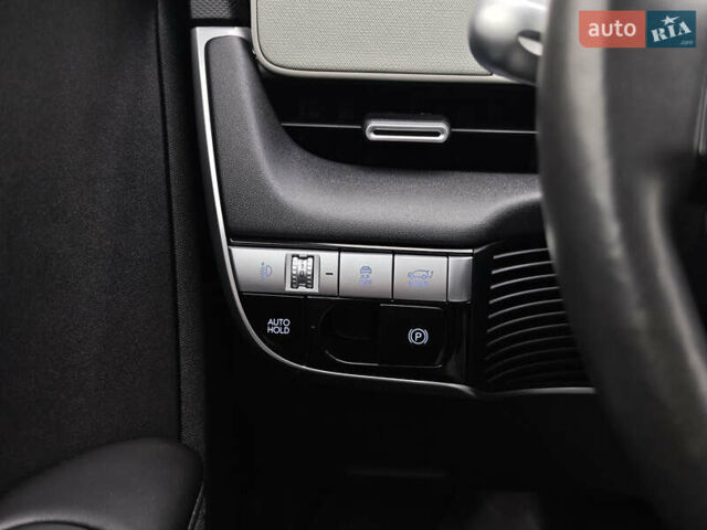 Серый Хендай Ioniq 5, объемом двигателя 0 л и пробегом 61 тыс. км за 29000 $, фото 28 на Automoto.ua