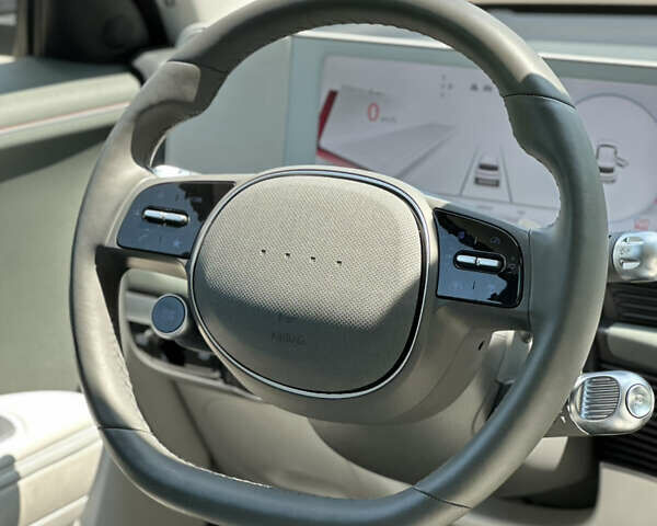 Серый Хендай Ioniq 5, объемом двигателя 0 л и пробегом 1 тыс. км за 27900 $, фото 6 на Automoto.ua