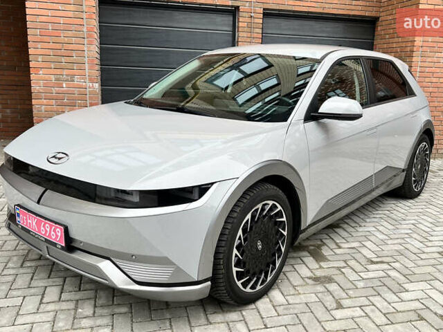 Серый Хендай Ioniq 5, объемом двигателя 0 л и пробегом 163 тыс. км за 22999 $, фото 4 на Automoto.ua
