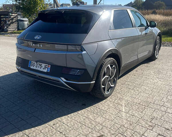 Серый Хендай Ioniq 5, объемом двигателя 0 л и пробегом 113 тыс. км за 23800 $, фото 1 на Automoto.ua