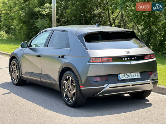 Серый Хендай Ioniq 5, объемом двигателя 0 л и пробегом 1 тыс. км за 27900 $, фото 3 на Automoto.ua