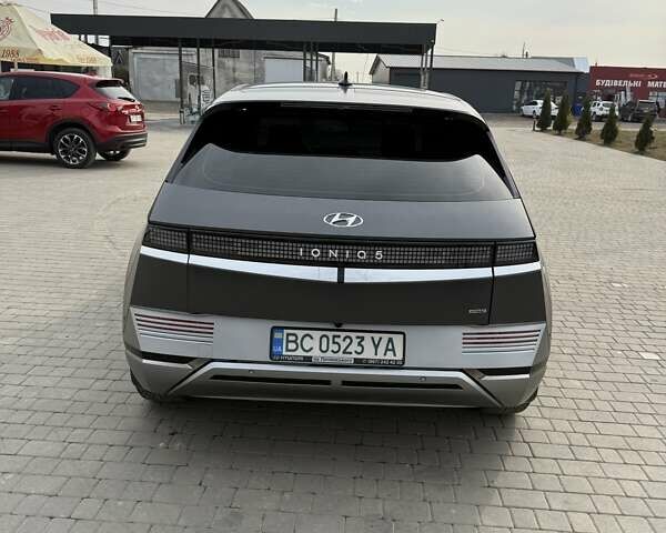 Серый Хендай Ioniq 5, объемом двигателя 0 л и пробегом 24 тыс. км за 41000 $, фото 4 на Automoto.ua